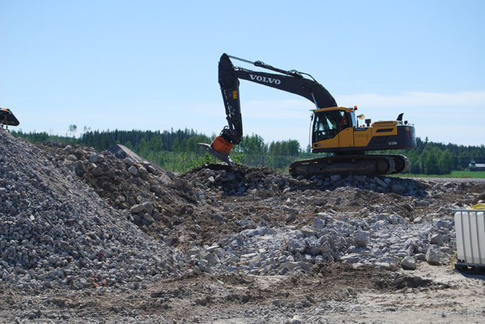 Kouvola RRT kesäkuussa 2020 kaivinkone