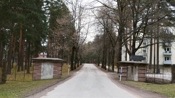 Kasarmin pääportti