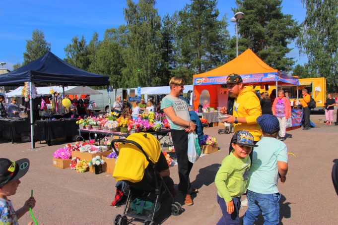 Kuva litviikkimarkkinoilta.