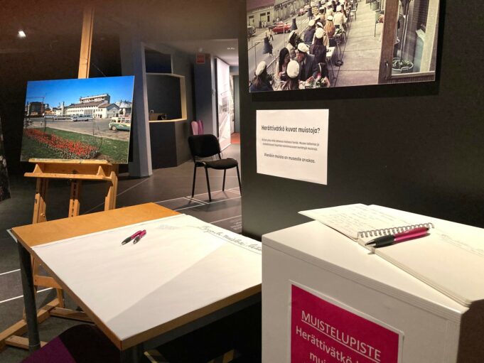 Kuva kaupunginmuseo Poikiloon tehdystä muistelupisteestä, jossa löytyy paperia ja kyniä muistojen kirjaamista varten.