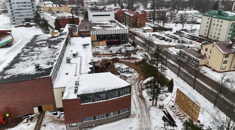 Kouvolan teatterin työmaa kuvattuna ilmasta, tammikuussa 2026.