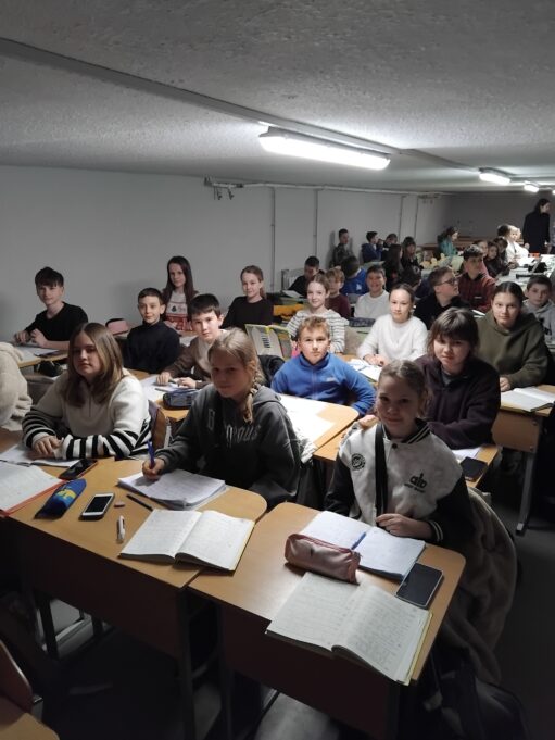 Opiskelu on ahdasta Poltavan kellarikoulussa Ukrainassa.