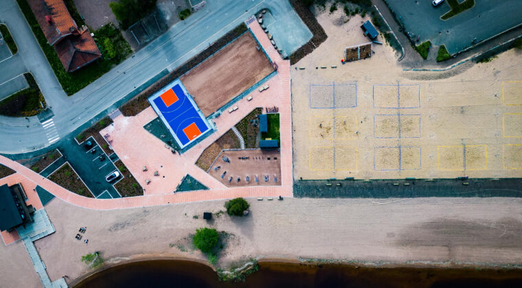 Ilmakuva Käyrälammen alueesta, jossa näkyy mm. Koripallo- ja beach volley -kentät