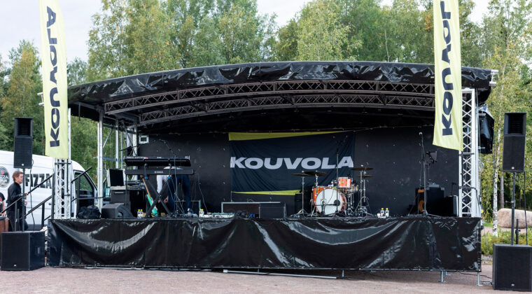 ONNI-lava, lavalla soittimia.