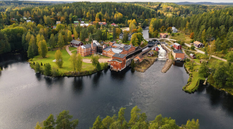Verlan ruukkikylä yläilmoista kuvattuna.